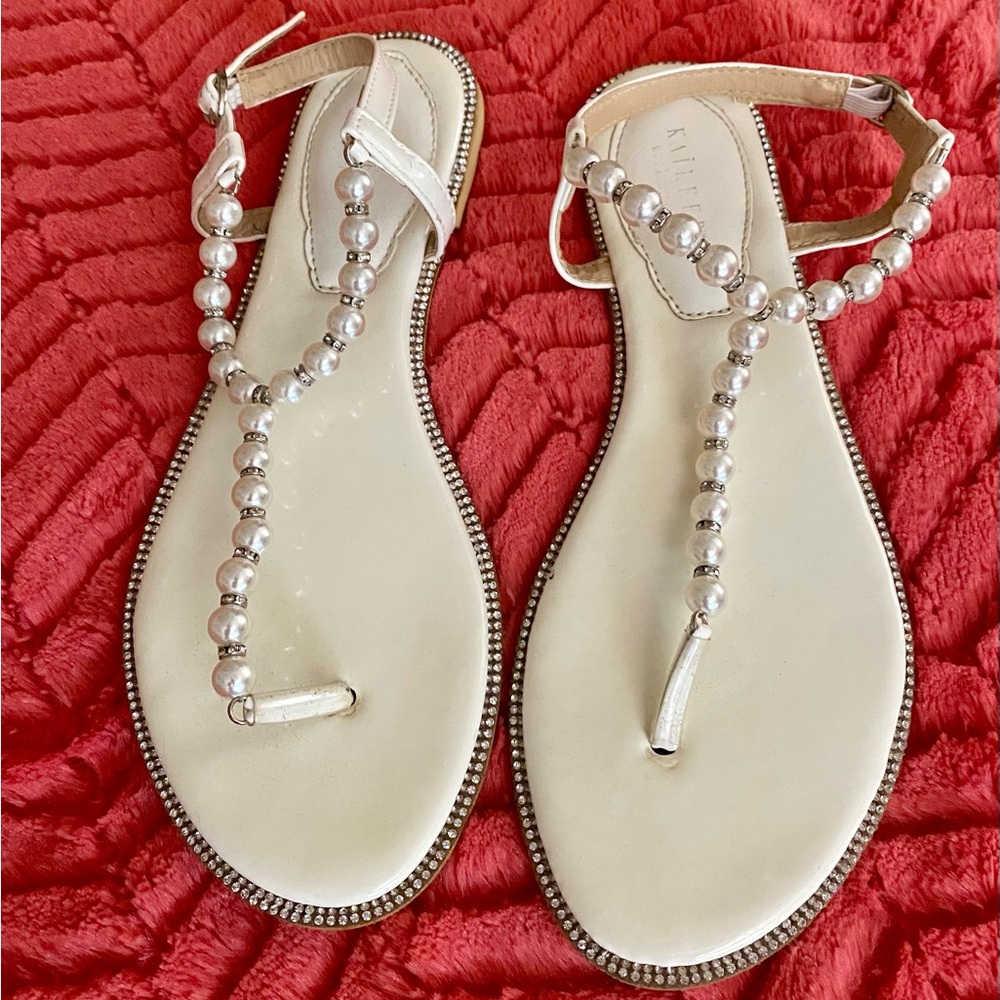 Pretty crème with silver accent beaded sandals